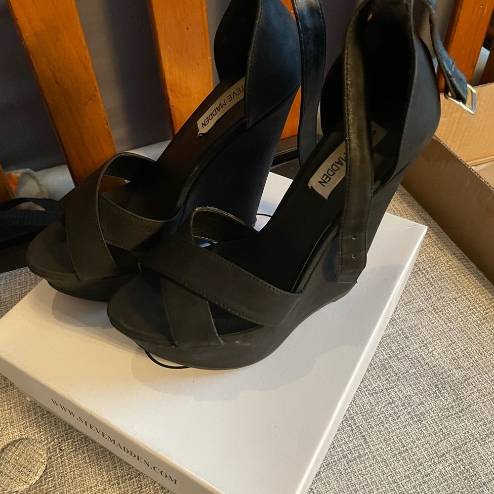 Black Steve Madden wedges